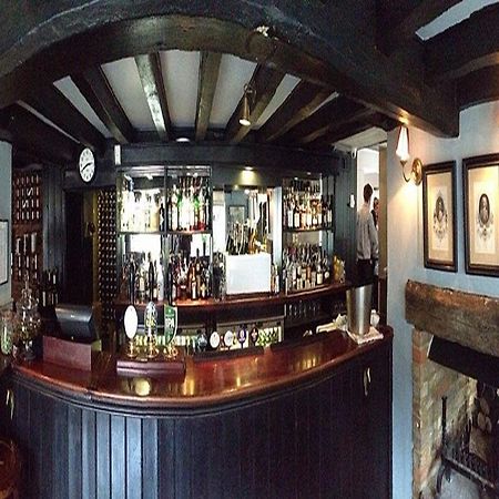 The Black Horse Fulmer 외부 사진